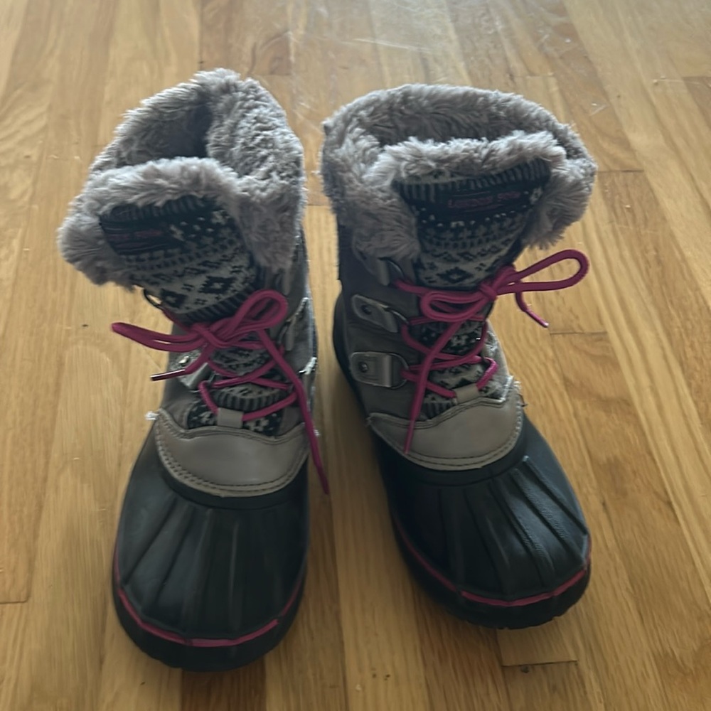 Girls snow boots great condition